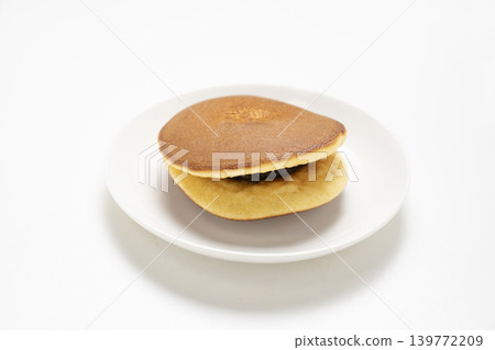 Dorayaki on a white plate 139772209