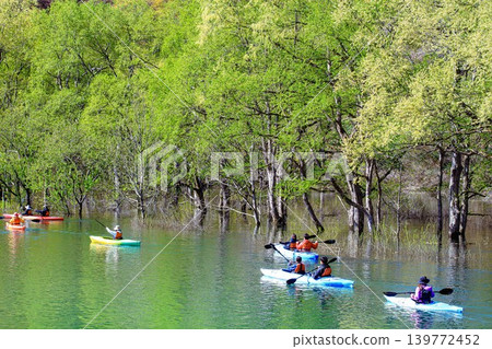 白川湖水下森林獨木舟之旅(山形縣飯出町,4月下旬) 白川湖水下森林獨木舟之旅(山形縣飯出町,4月下旬) 139772452