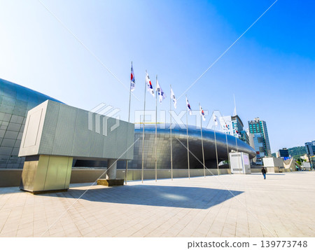 Seoul's new landmark: Dongdaemun Design Plaza (DDP), a cultural and commercial complex. Seoul's new landmark: Dongdaemun Design Plaza (DDP), a cultural and commercial complex. 139773748