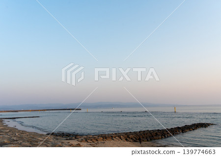日落時的安靜的海洋 日落時的安靜的海洋 139774663