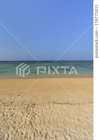 美麗的海灘和藍天 139775831