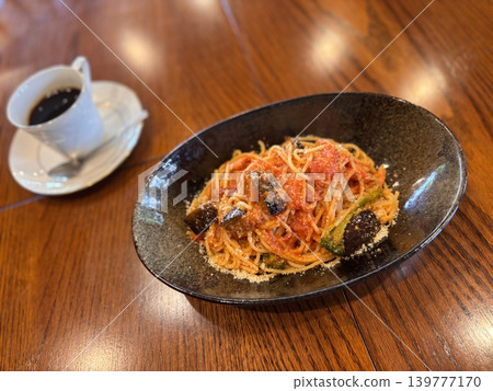 Cafe-style tomato sauce pasta Cafe-style tomato sauce pasta 139777170