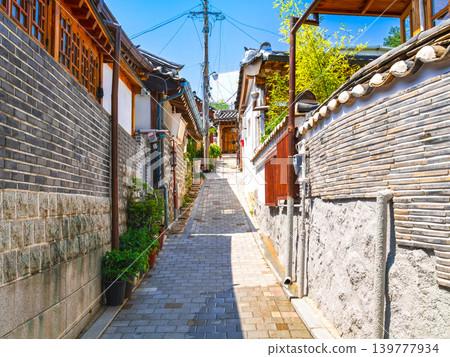 春日首爾:北村韓屋村,林立傳統房屋 春日首爾:北村韓屋村,林立傳統房屋 139777934