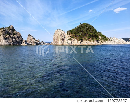 The magnificent white rock face of Jodogahama Beach on the Sanriku Coast The magnificent white rock face of Jodogahama Beach on the Sanriku Coast 139778257