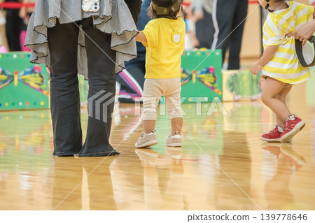 [Nursery school sports day obstacle course] 139778646