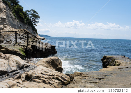A view of the sea from Inamuragasaki in Kamakura City. A view of the sea from Inamuragasaki in Kamakura City. 139782142