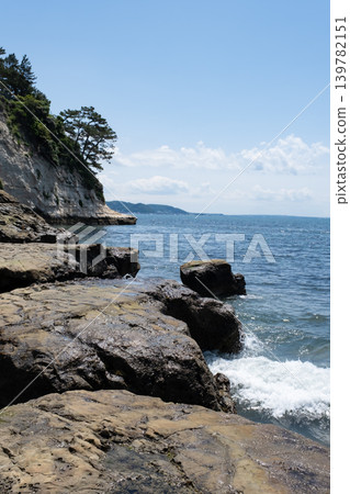 A view of the sea from Inamuragasaki in Kamakura City. 139782151