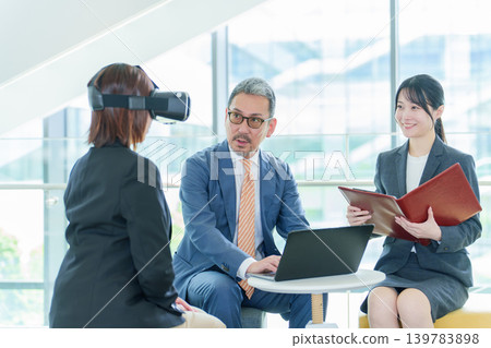 用於商務會議的虛擬實境(VR)空間 用於商務會議的虛擬實境(VR)空間 139783898