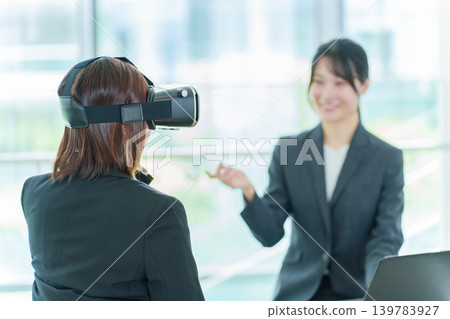 VR (Virtual Reality) Space for Business Meetings 139783927