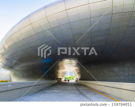 Seoul's new landmark: Dongdaemun Design Plaza (DDP), a cultural and commercial complex. 139784051