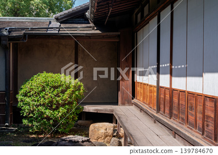 I photographed the Konoike Shinden Kaisho, the former residence of the wealthy merchant Konoike family, which is open to the public. I photographed the Konoike Shinden Kaisho, the former residence of the wealthy merchant Konoike family, which is open to the public. 139784670