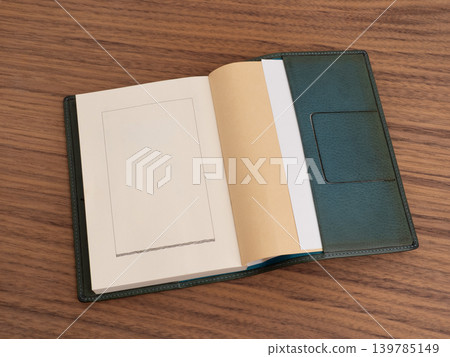 一本平裝書，封面是真皮的。 139785149