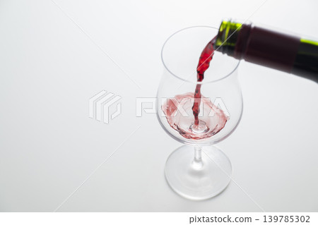 倒紅酒 倒紅酒 139785302