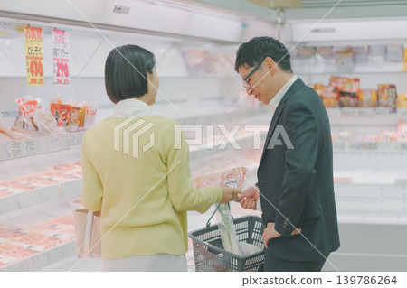 超級市場 超市 夫婦 139786264