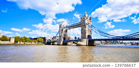 英國倫敦泰晤士河塔橋 139786637