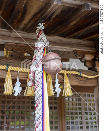 本坪鈴和鈴夫在神社 本坪鈴和鈴夫在神社 139787562