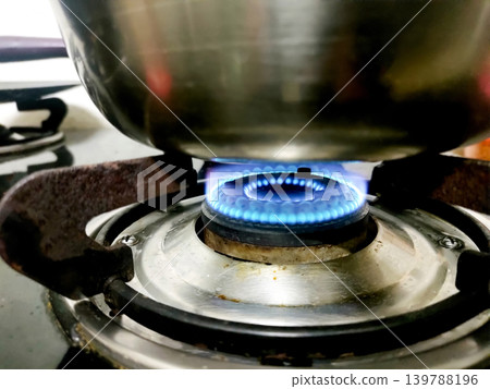 Gas Stove Burner with Blue Flame Heating Cooking Pot 139788196