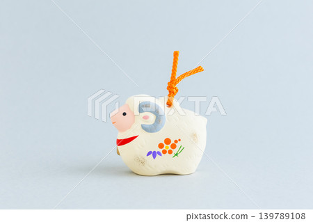 羊年（2027）人物擺飾 - 新年賀卡素材 139789108
