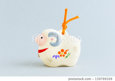 羊年（2027）人物擺飾 - 新年賀卡素材 139789109