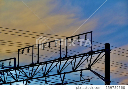 Dusk and power lines (Ichiba, Kiyosu City, Aichi Prefecture) Dusk and power lines (Ichiba, Kiyosu City, Aichi Prefecture) 139789368