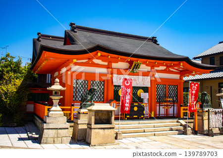 織上稻荷神社：對職業婦女的益處：嫁給有錢人，良好的人際關係，事業晉升，健康長壽。 139789703