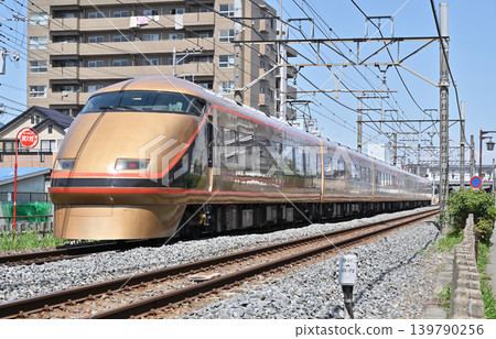 鐵路（私鐵）：東武伊勢崎線、特急華嚴17號、100系列、103F 139790256