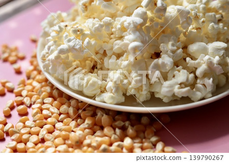 Salted butter flavored popcorn and popcorn kernels Salted butter flavored popcorn and popcorn kernels 139790267