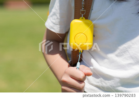 小學學生安全警報 小學學生安全警報 139790283