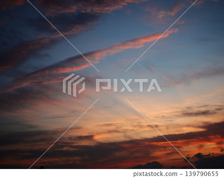 A cloud that stains in the sunset A cloud that stains in the sunset 139790655