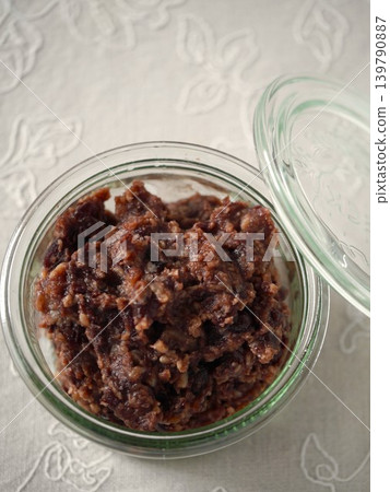 Fermented red bean paste (in a cup) Fermented red bean paste (in a cup) 139790887