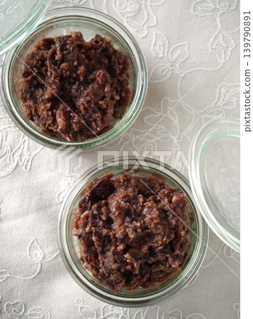 Fermented red bean paste (in a cup) 139790891