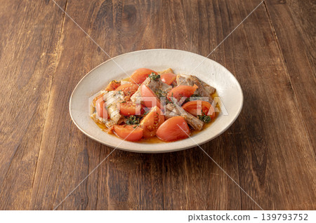 Refreshing with a condiment sauce! Pork belly and tomato stir-fry Refreshing with a condiment sauce! Pork belly and tomato stir-fry 139793752