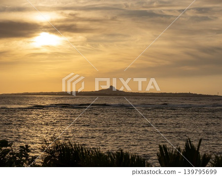 Ie Island (Okinawa Prefecture) as seen from Ocean Expo Park Ie Island (Okinawa Prefecture) as seen from Ocean Expo Park 139795699