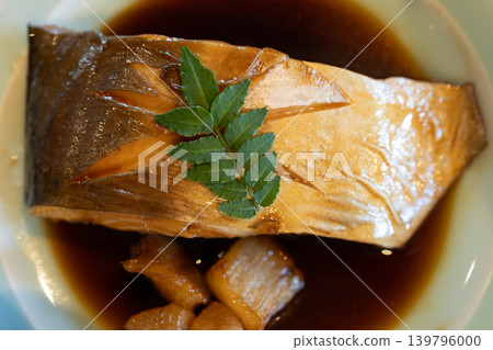 Delicious simmered fish Delicious simmered fish 139796000