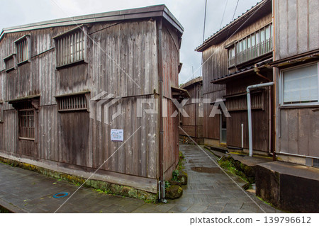 Traditional wooden house scenery of Sado-Shukunegi Traditional wooden house scenery of Sado-Shukunegi 139796612