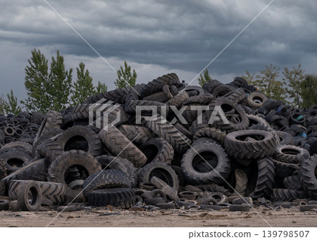 Large pile of discarded used tires at dump Large pile of discarded used tires at dump 139798507