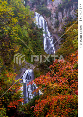 北海道東川町天人峽的羽衣瀑布與迷人的秋色-日本百大瀑布之一 北海道東川町天人峽的羽衣瀑布與迷人的秋色-日本百大瀑布之一 139802177