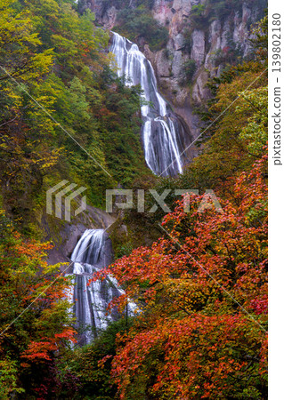 北海道東川町天人峽的羽衣瀑布與迷人的秋色-日本百大瀑布之一 北海道東川町天人峽的羽衣瀑布與迷人的秋色-日本百大瀑布之一 139802180