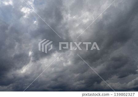 Overcast sky with dense stratiform clouds Overcast sky with dense stratiform clouds 139802327