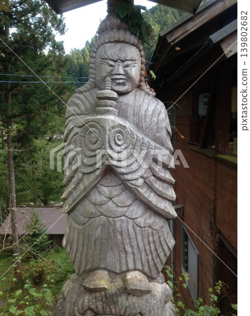 Wooden carvings of Enku Buddha statues found in Gujo City, Gifu Prefecture Wooden carvings of Enku Buddha statues found in Gujo City, Gifu Prefecture 139802682