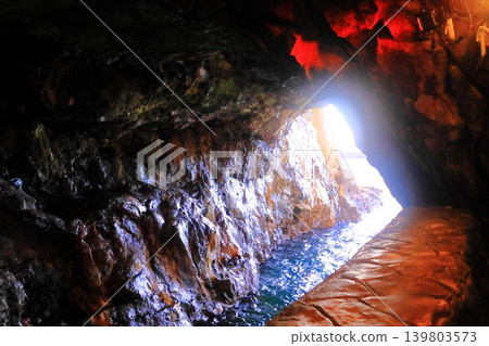 Sandanbeki Cave (Nanki Shirahama) Sandanbeki Cave (Nanki Shirahama) 139803573