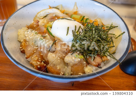 Gourmet food special story: Irozawa's hot spring eggs, steamed meat bowl, rice, seaweed, and delicious everyday life Gourmet food special story: Irozawa's hot spring eggs, steamed meat bowl, rice, seaweed, and delicious everyday life 139804310