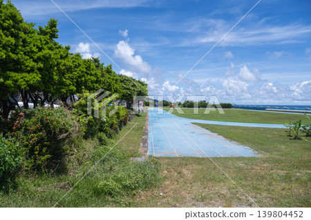 台灣台東蘭嶼風景:台灣最美海景學校-椰子小學、特設水藍訓練中心及太平洋全景 台灣台東蘭嶼風景:台灣最美海景學校-椰子小學、特設水藍訓練中心及太平洋全景 139804452