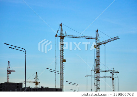 Modern tower crane assembly for high-rise building Modern tower crane assembly for high-rise building 139805708