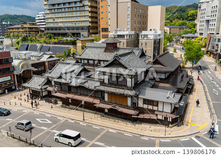 日本:愛媛郡松山市陰天與道後溫泉 日本:愛媛郡松山市陰天與道後溫泉 139806176