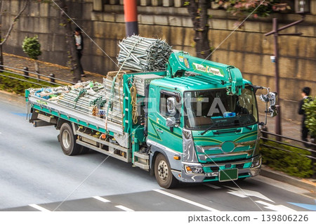 帶起重機的卡車 帶起重機的卡車 139806226