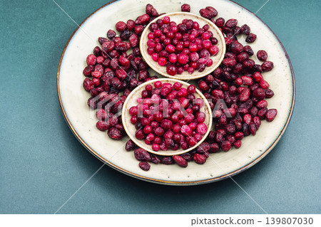 Organic frozen and dried cranberries 139807030