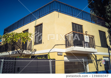 Detail of a building facade 139808347