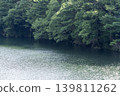 埼玉縣長瀞町荒川河畔，綠樹環繞，景色宜人。 139811262