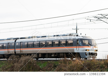 【宮福線】沐浴在晨光中的高速列車。 139811394